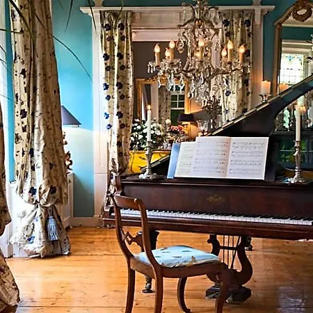 Breitner House 4* Амстердам