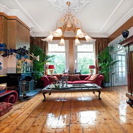 Breitner House Frühstückspension 4*